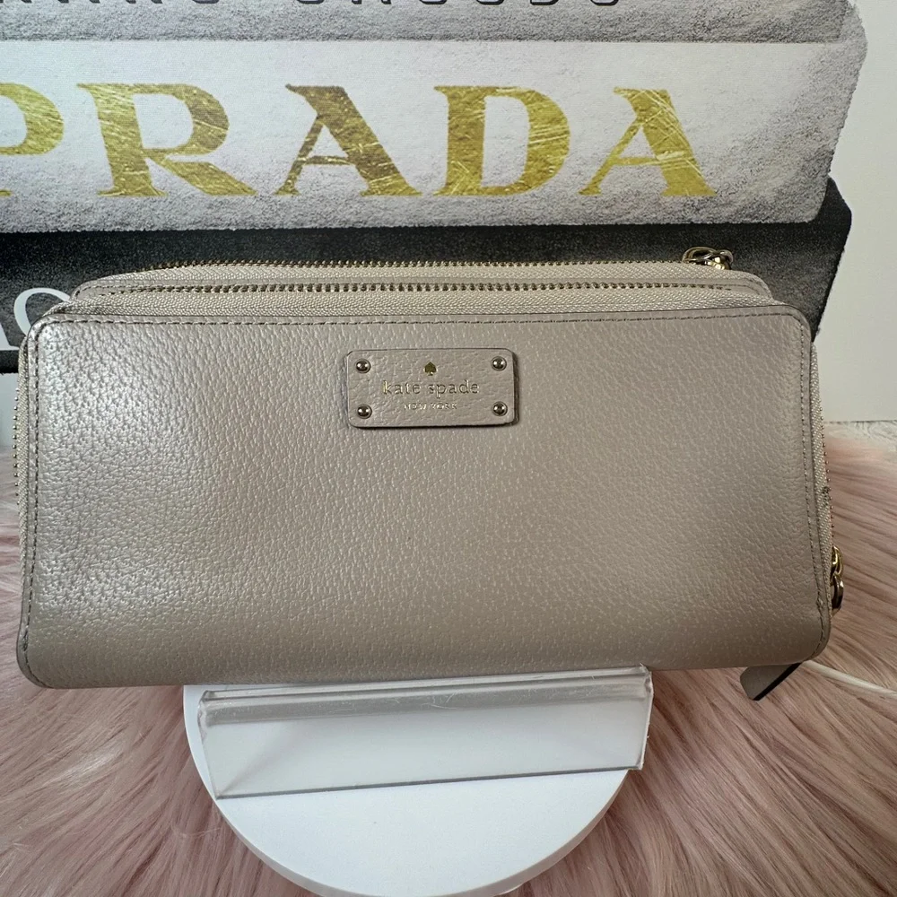 Kate Spade NY Double Zip Full  Size Wallet / Wristlet, Taupe Leather